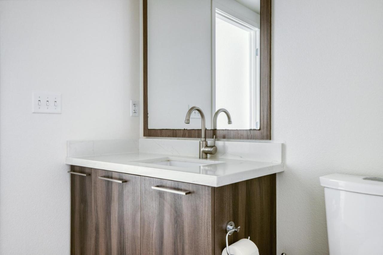 Downtown 1br W Pool Gym Lounge Nr 110 Lax-1011 *